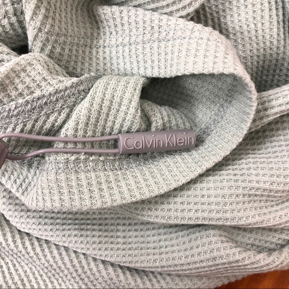 Box 1, NWT Calvin Klein Short Sleeve Top - Picture 3 of 4